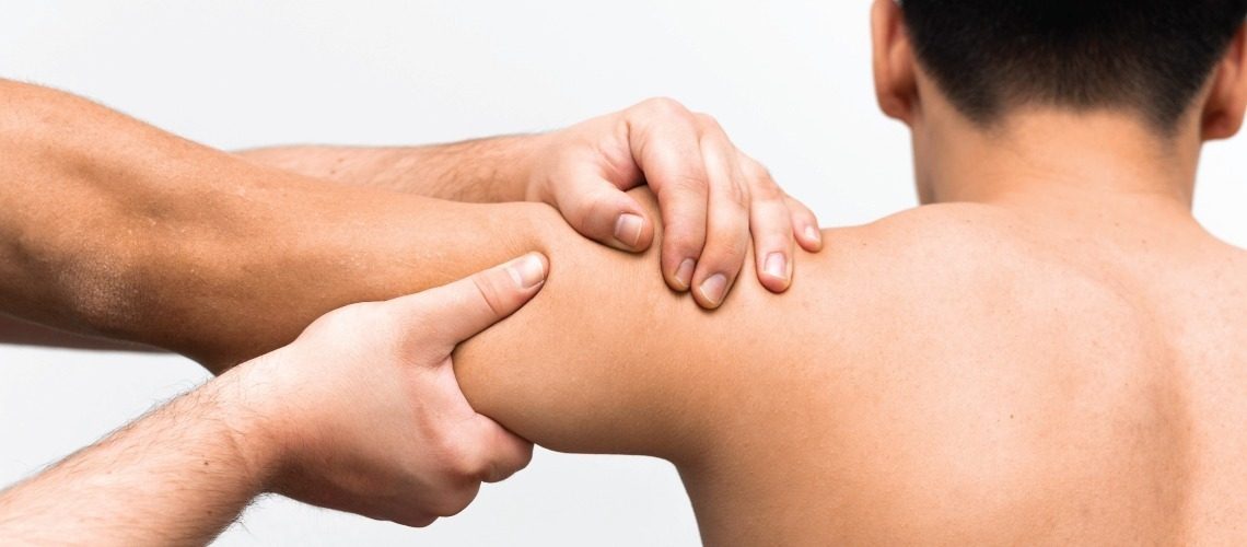 venouziou-article-shoulder-hero